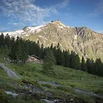 M1 - Mountain Living