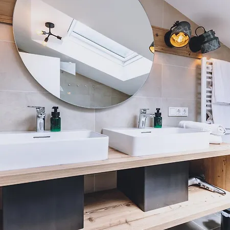M1 - Mountain Living Апартаменты *