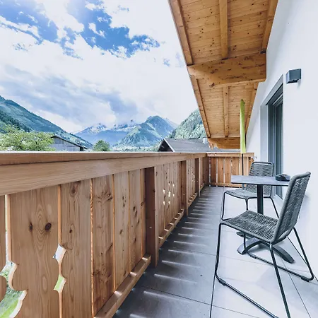 M1 - Mountain Living راوريس